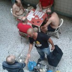Ο Σταύρος αποχαιρετά τους συγκρατούμενους του στις φυλακές Κορυδαλλού